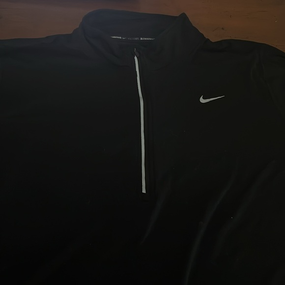 Nike women’s Drifit Zip Up - Picture 2 of 5